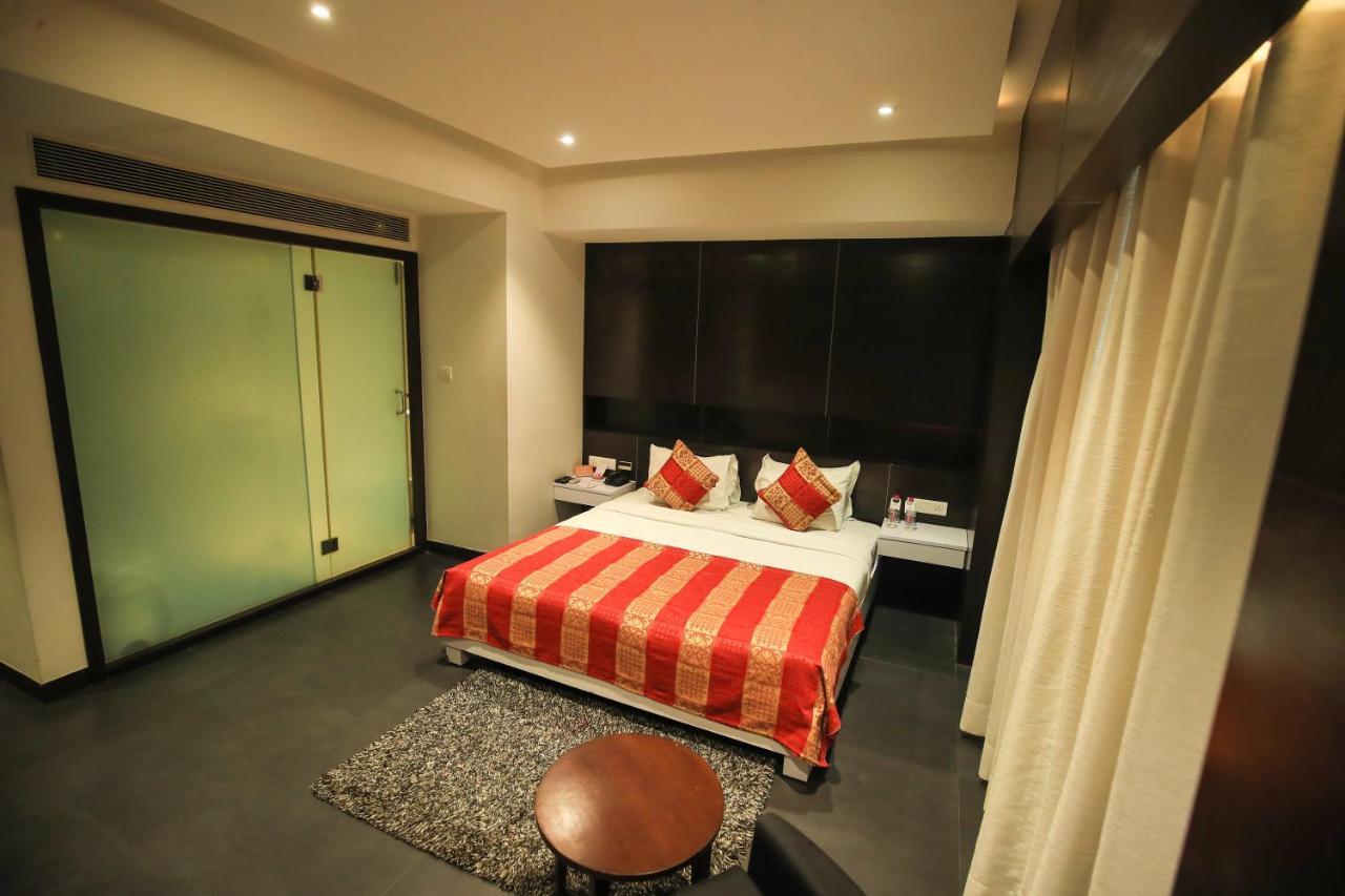 Hotel German Palace Near To Airport Gandhinagar Eksteriør billede