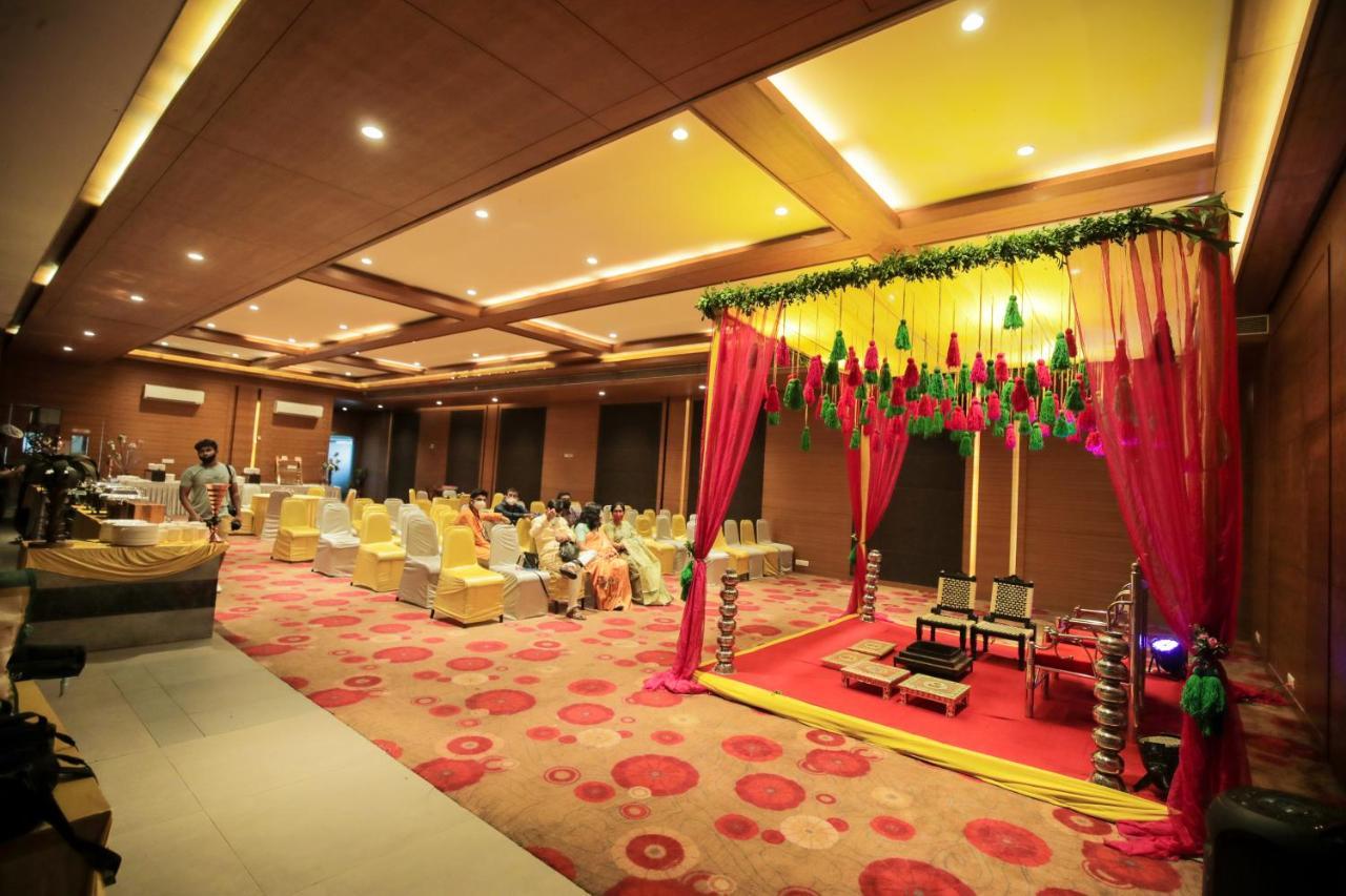 Hotel German Palace Near To Airport Gandhinagar Eksteriør billede