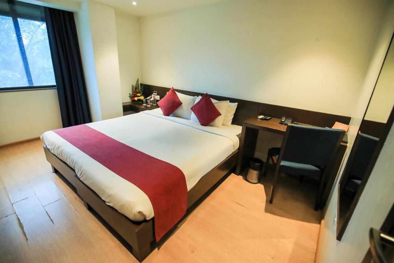 Hotel German Palace Near To Airport Gandhinagar Eksteriør billede