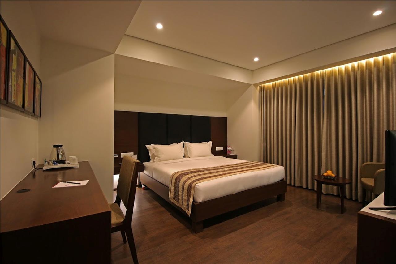 Hotel German Palace Near To Airport Gandhinagar Eksteriør billede