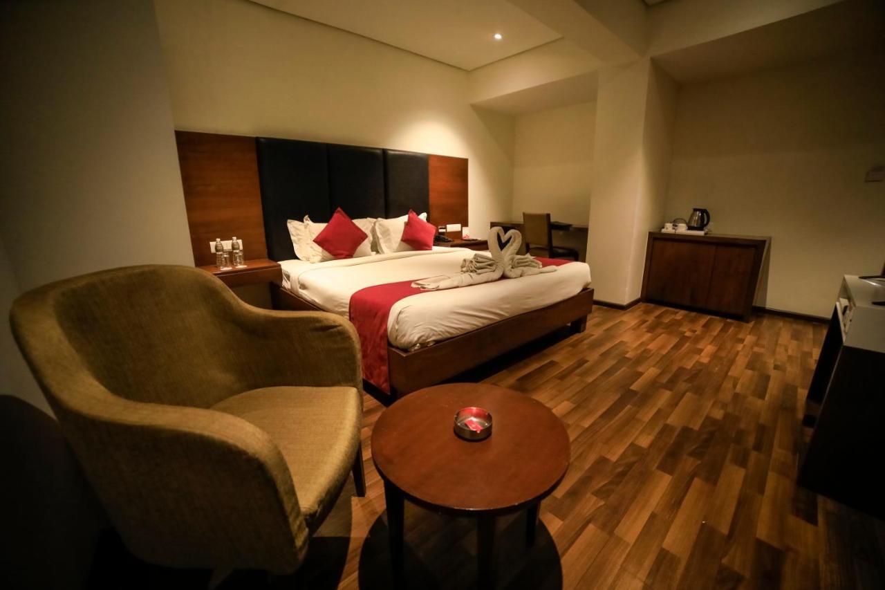 Hotel German Palace Near To Airport Gandhinagar Eksteriør billede