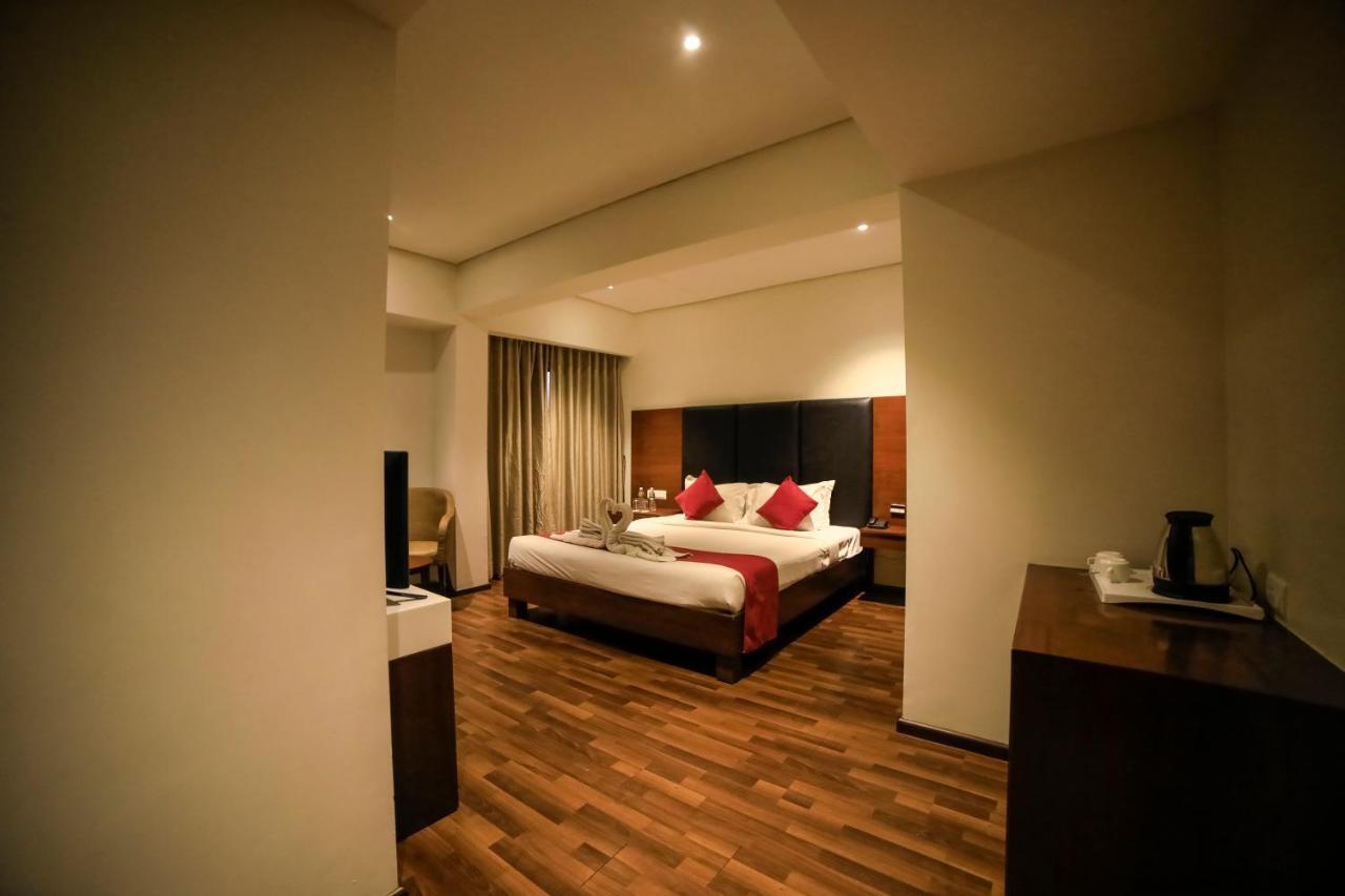 Hotel German Palace Near To Airport Gandhinagar Eksteriør billede